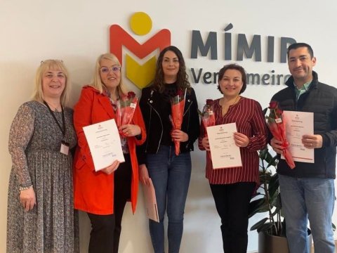 Útskrift samfélagstúlka